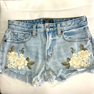ABERCROMBIE & FITCH Embroidered Jean Shorts Size 25/0 Floral Denim Cut Offs
